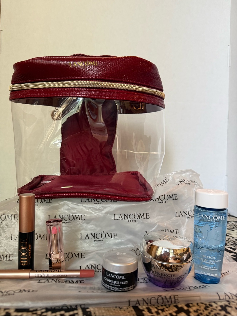 NWT Lancôme 7-Pc Luxury Skincare & Makeup Gift Set with Maroon Travel Bag